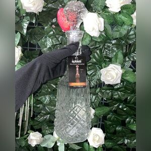 Splash White Accent Vase Elegant Design